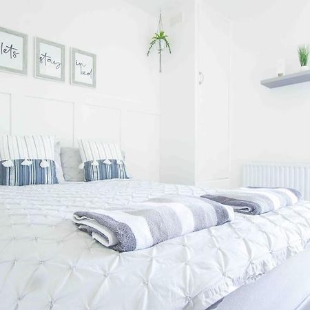Beautiful 2 Bedroom House Close To The Seaside 클리소프스 외부 사진