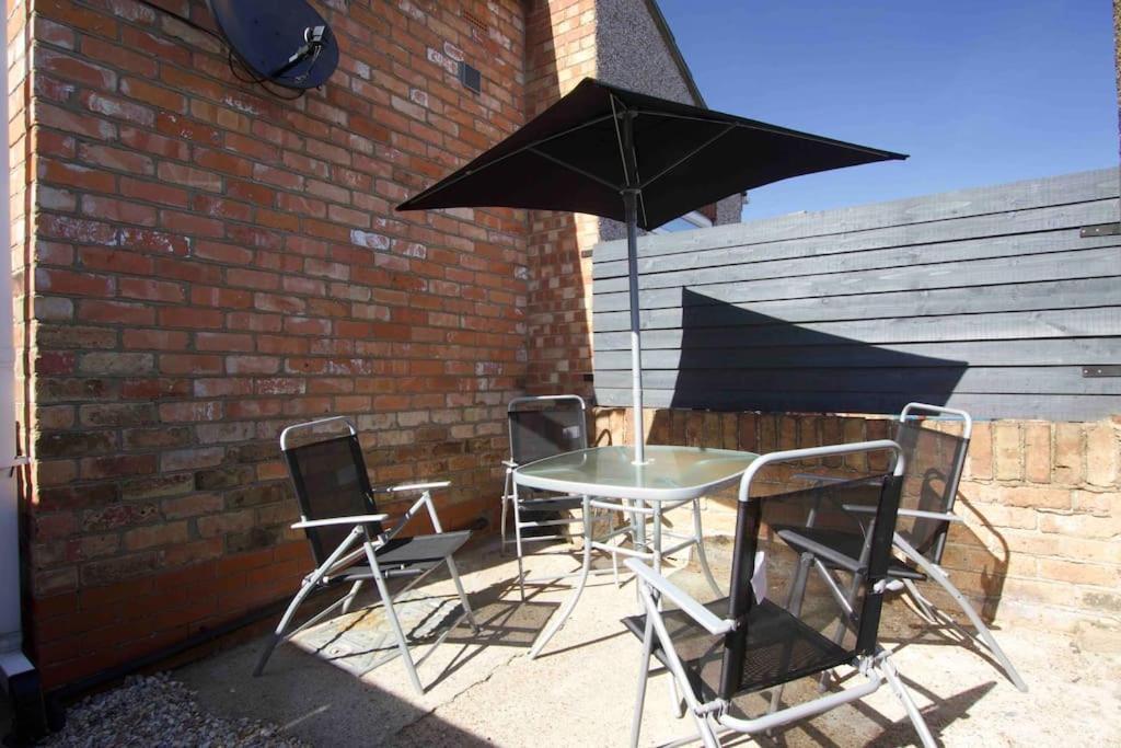 Beautiful 2 Bedroom House Close To The Seaside 클리소프스 외부 사진