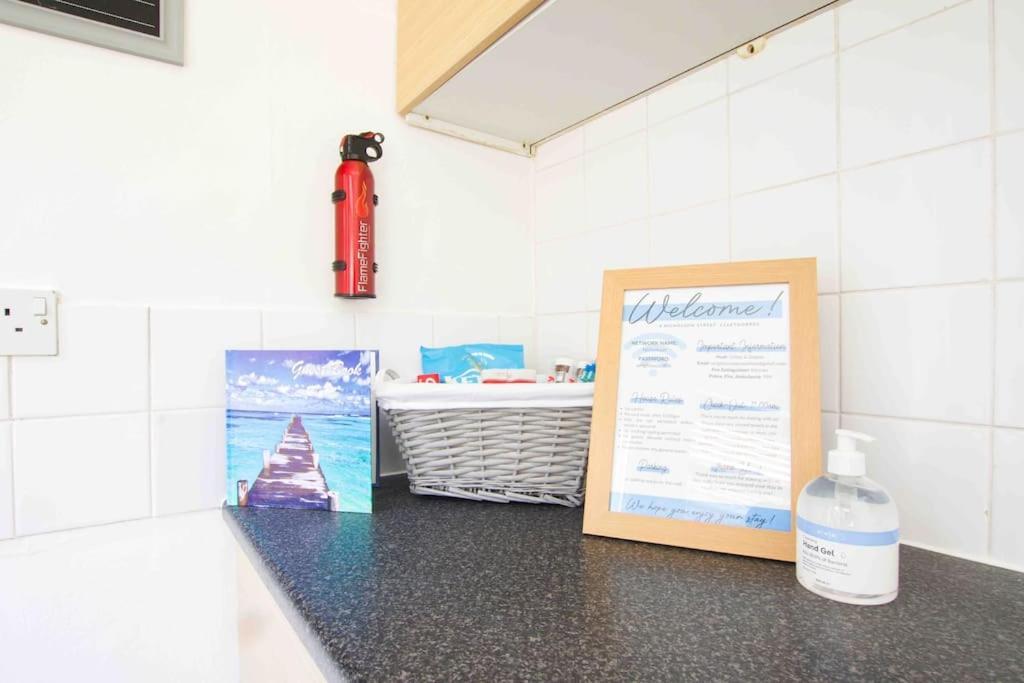 Beautiful 2 Bedroom House Close To The Seaside 클리소프스 외부 사진
