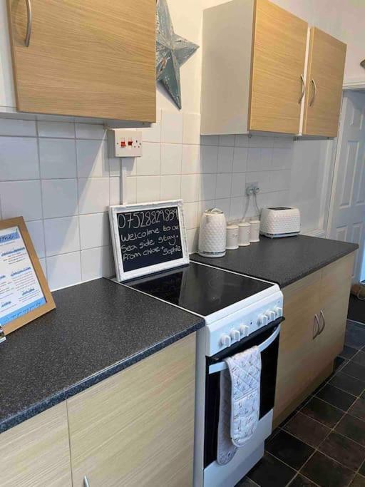 Beautiful 2 Bedroom House Close To The Seaside 클리소프스 외부 사진