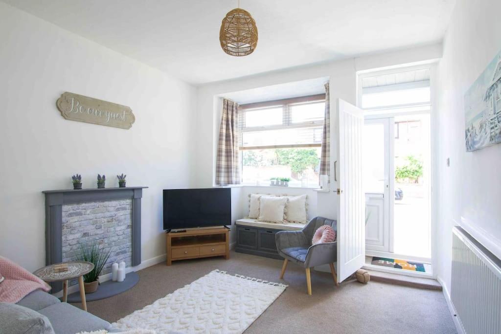 Beautiful 2 Bedroom House Close To The Seaside 클리소프스 외부 사진