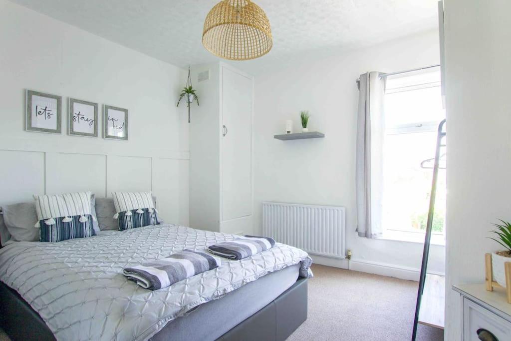 Beautiful 2 Bedroom House Close To The Seaside 클리소프스 외부 사진